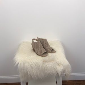 so size 6 women’s wedges with heel brown